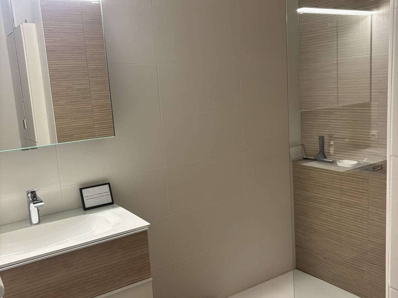 Foto 7 von 16: Erdgeschosswohnung mit Garten + Terrasse, 3-Zimmer, 4 Personen, 5 Min. zum Strand – Villeneuve-Loubet Plage