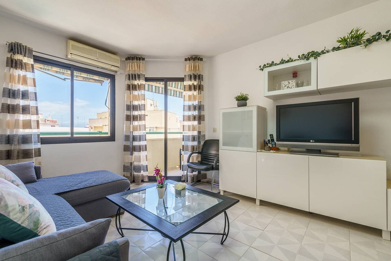 Foto 3 von 26: MalagaSuite Cozy Apartment Torremolinos