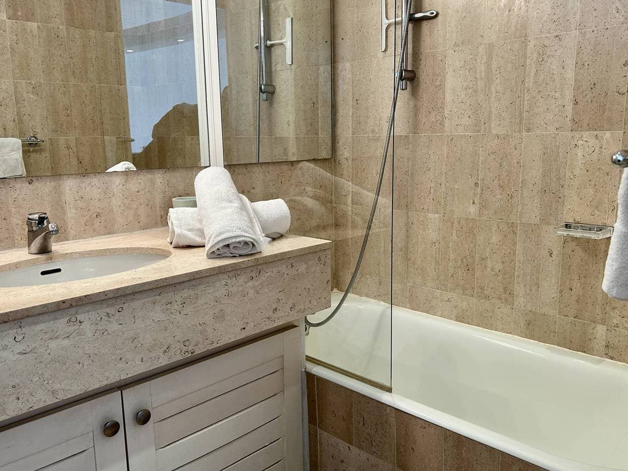 Foto 8 von 13: Zeitgemäße 2-Zimmer-Wohnung – Strand von Villeneuve-Loubet