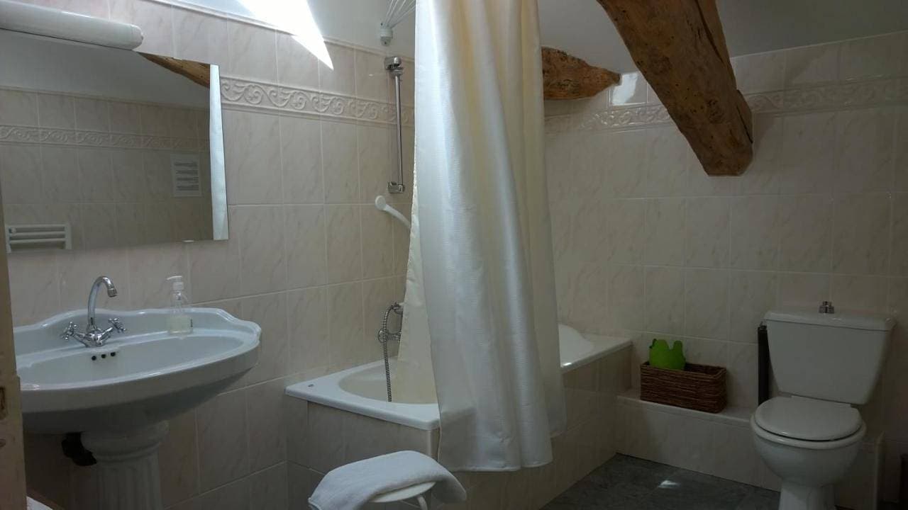 Foto 9 von 16: Double Room with Private Bathroom