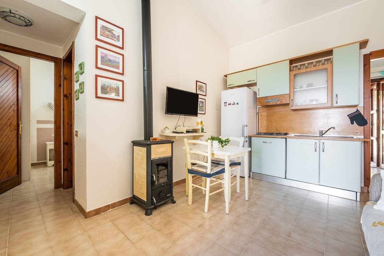 Foto 6 von 35: Ferienhaus 'Claudia' mit privater Terrasse, WLAN und Klimaanlage