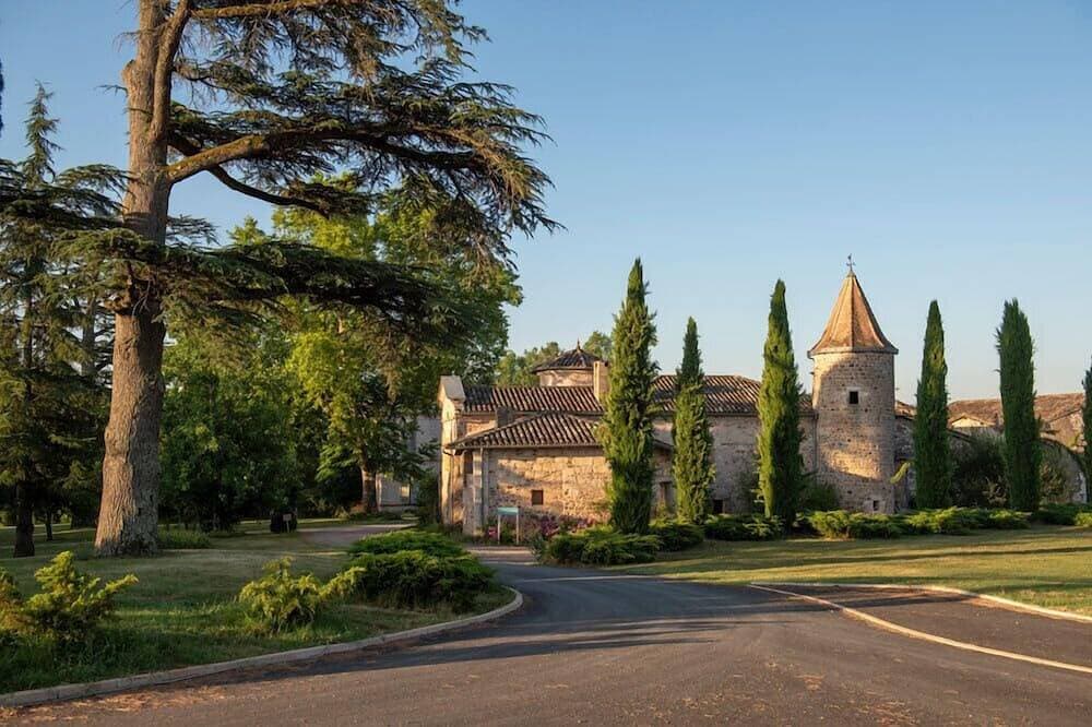 Foto 12 von 23: Villa Castelnau - air conditioning & heated swimming pool in a magnificent estate - XI
