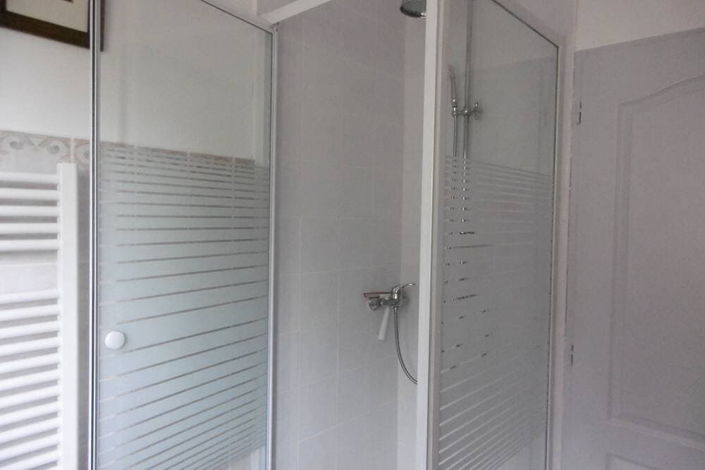 Foto 7 von 16: Unabhängiges Ferienhaus in privatem Haus in Ceyreste, 10 Minuten von den Stränden entfernt