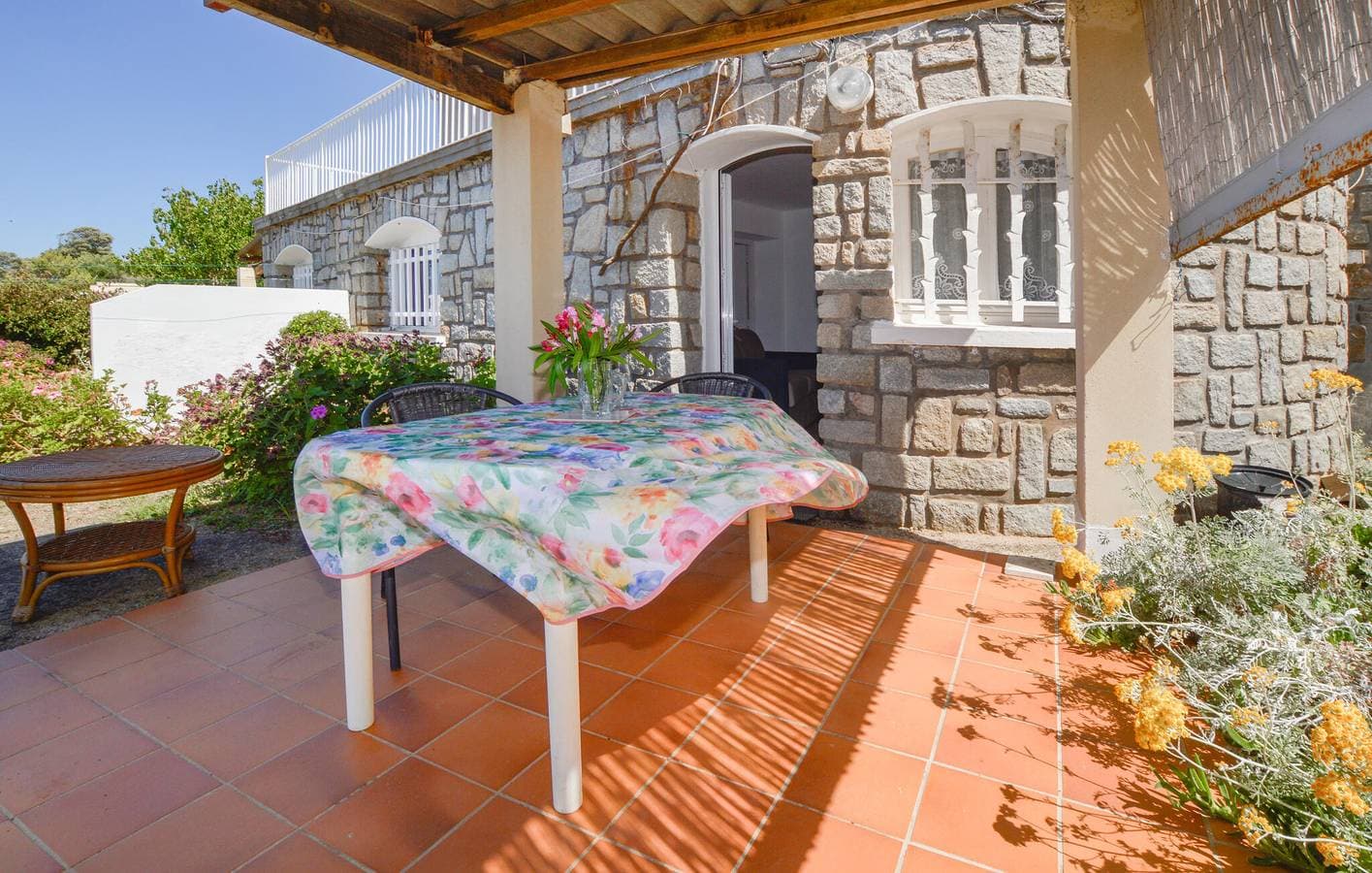 Foto 10 von 17: Gemütlicher Rückzugsort am Strand mit WiFi, Terrasse und Parkplatz