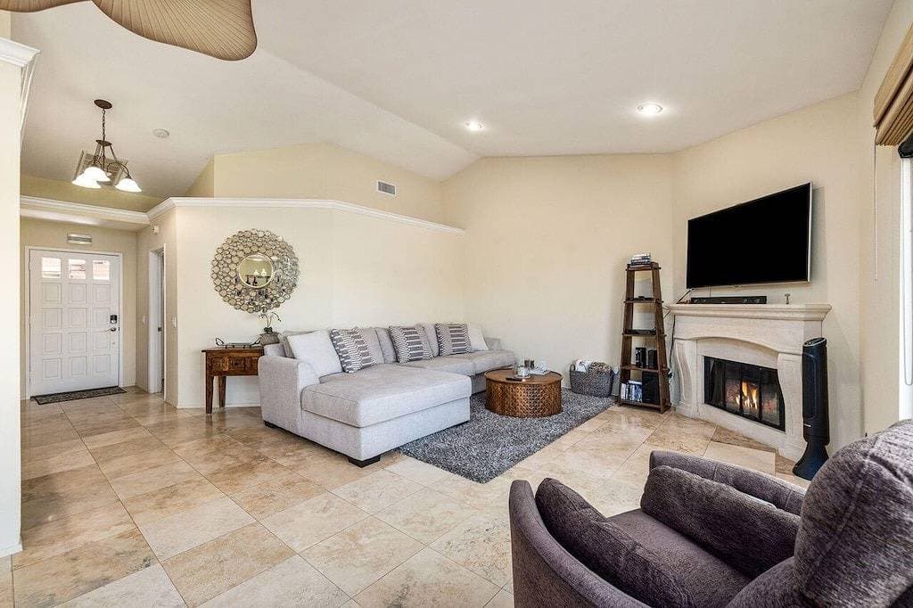 Foto 2 von 15: Beautiful condo at the Oasis Palm Desert. Golf and community pool