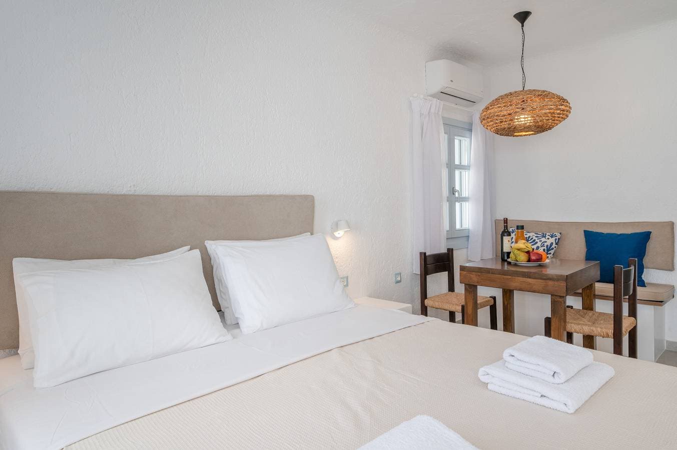 Foto 4 von 25: Mykonisches Traumstudio – Pool, Strand & Luxus