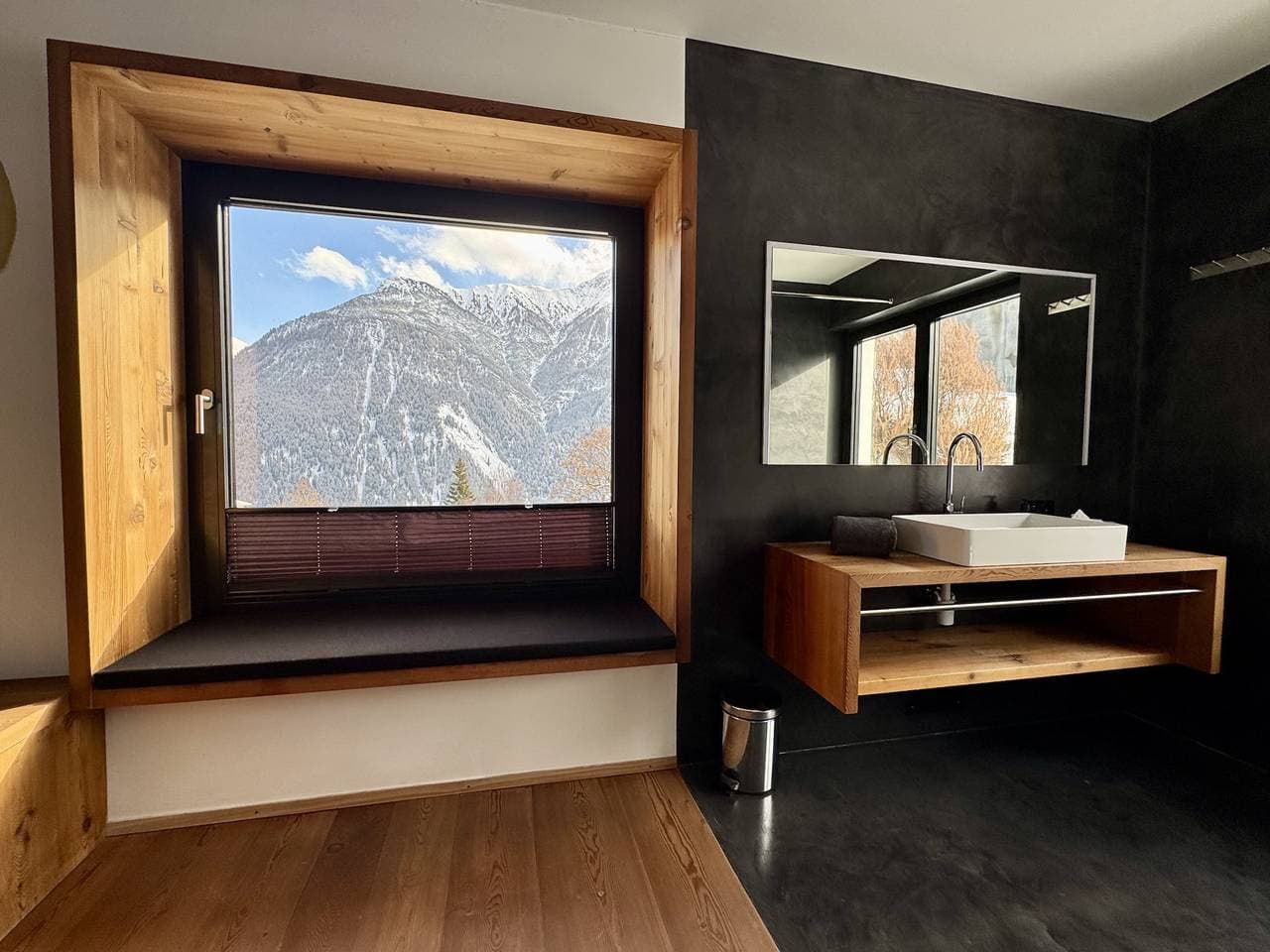 Foto 5 von 52: Chasa Vital - Hochwertige Ferienwohnung mit elegantem Ambiente in Sent