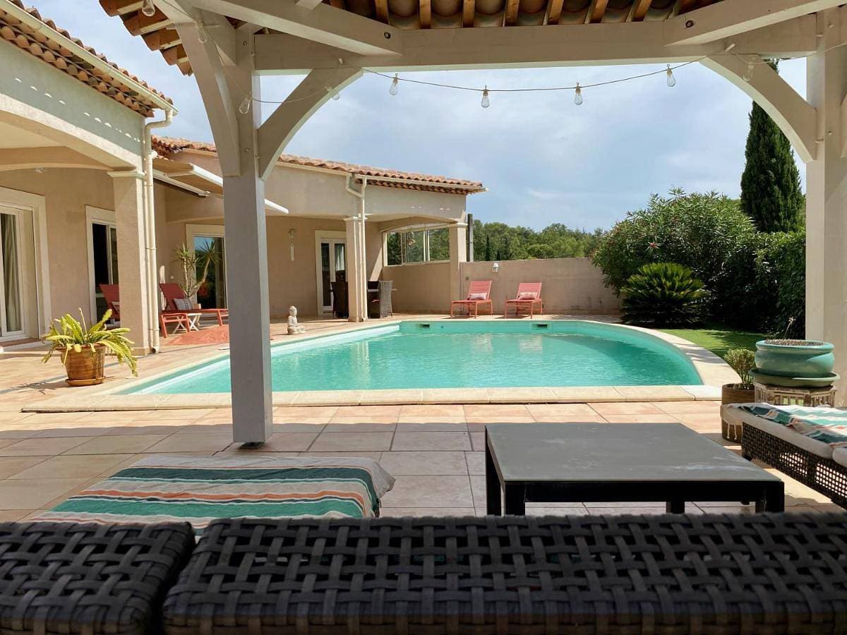 Foto 5 von 45: Villa