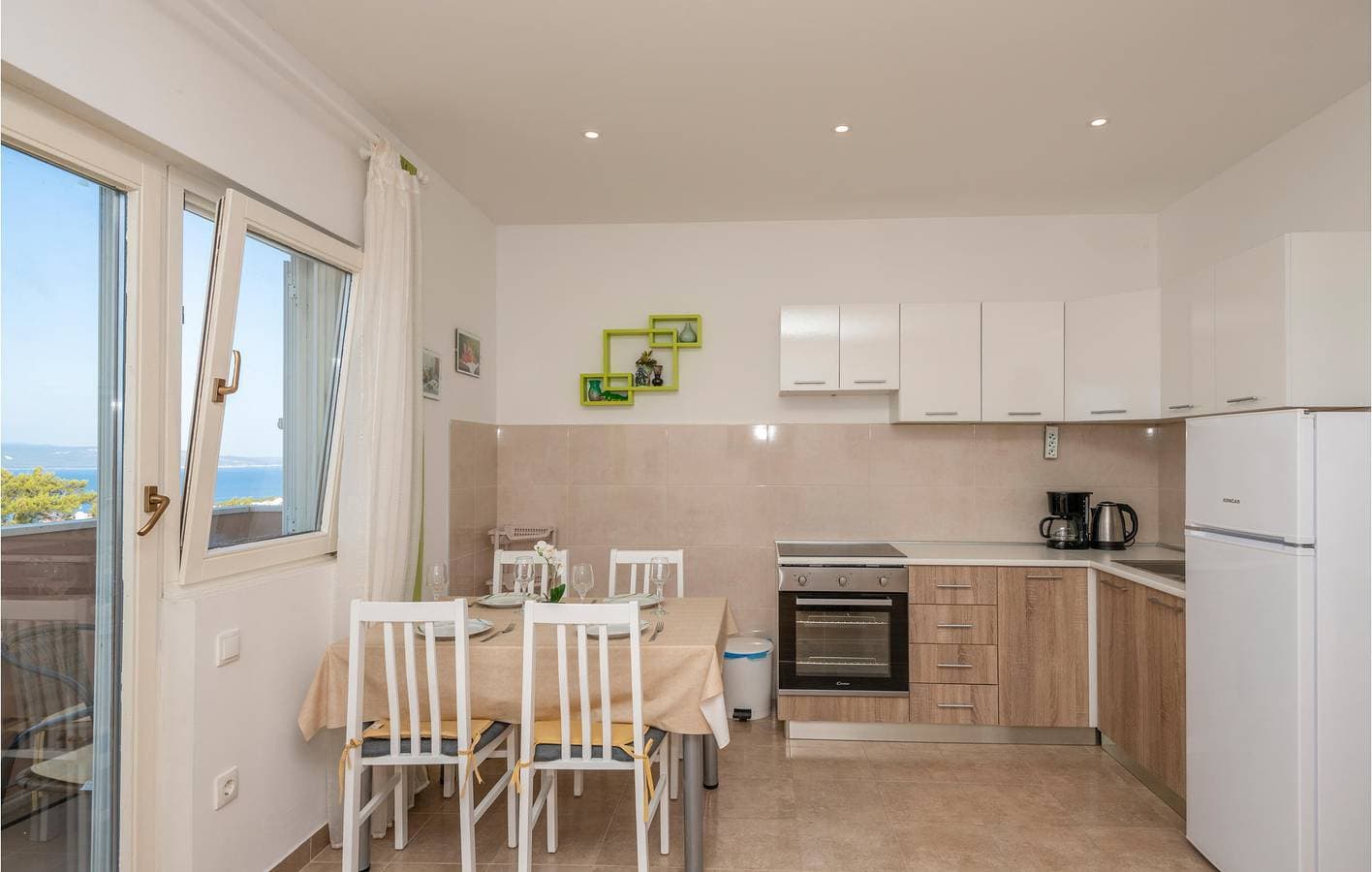 Foto 12 von 27: Gemütliches Apartment mit Meerblick in Makarska, mit Terrasse und kostenlosen Parkplätzen