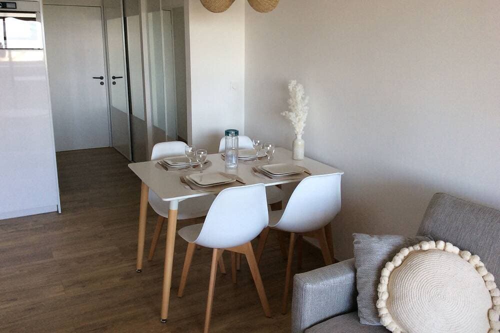 Foto 8 von 17: Studio 25m2 & terrace 8 m2 sea view for 2 people private box swimming pool WIFI