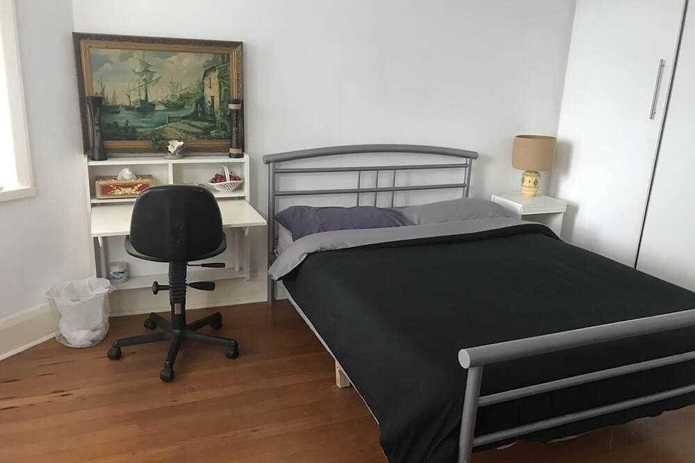 Foto 2 von 7: Cosy Room in a quiet and a peaceful neighbourhood.