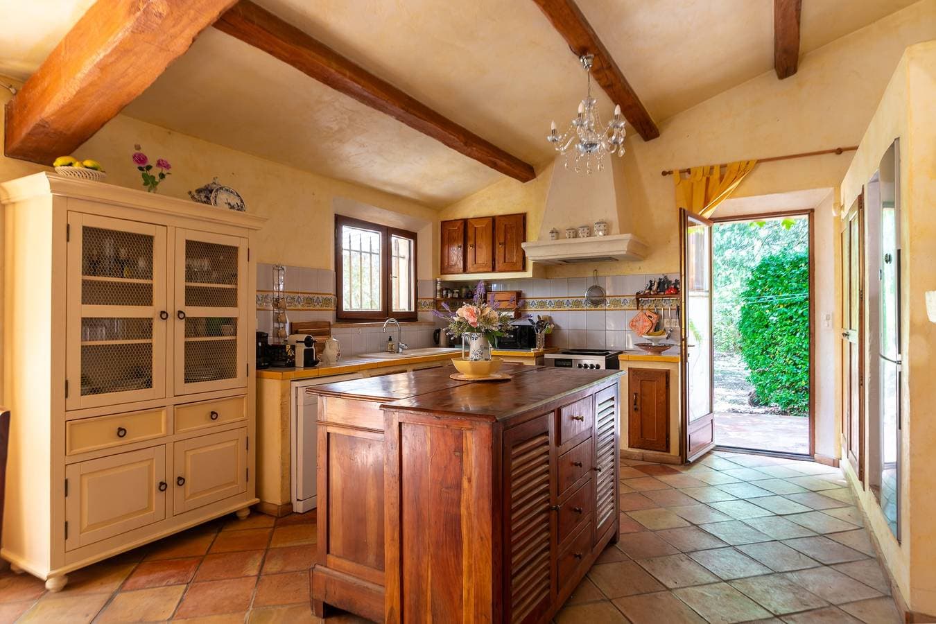 Foto 3 von 15: Ferienhaus für 8 Personen mit Terrasse