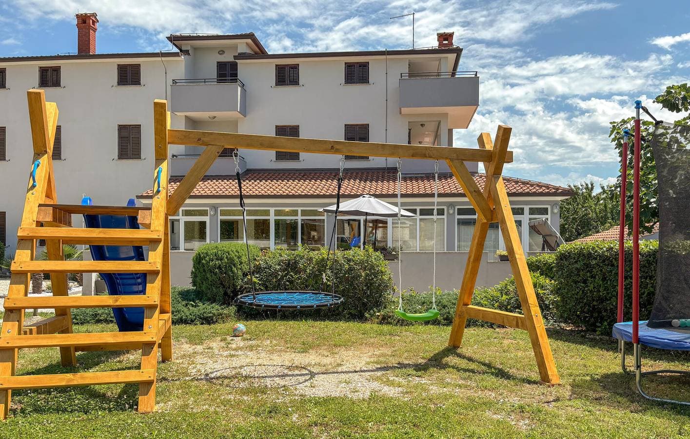 Foto 4 von 23: Charmantes Apartment mit Terrasse in der Nähe eines Bistros und des Stadtzentrums in Žminj