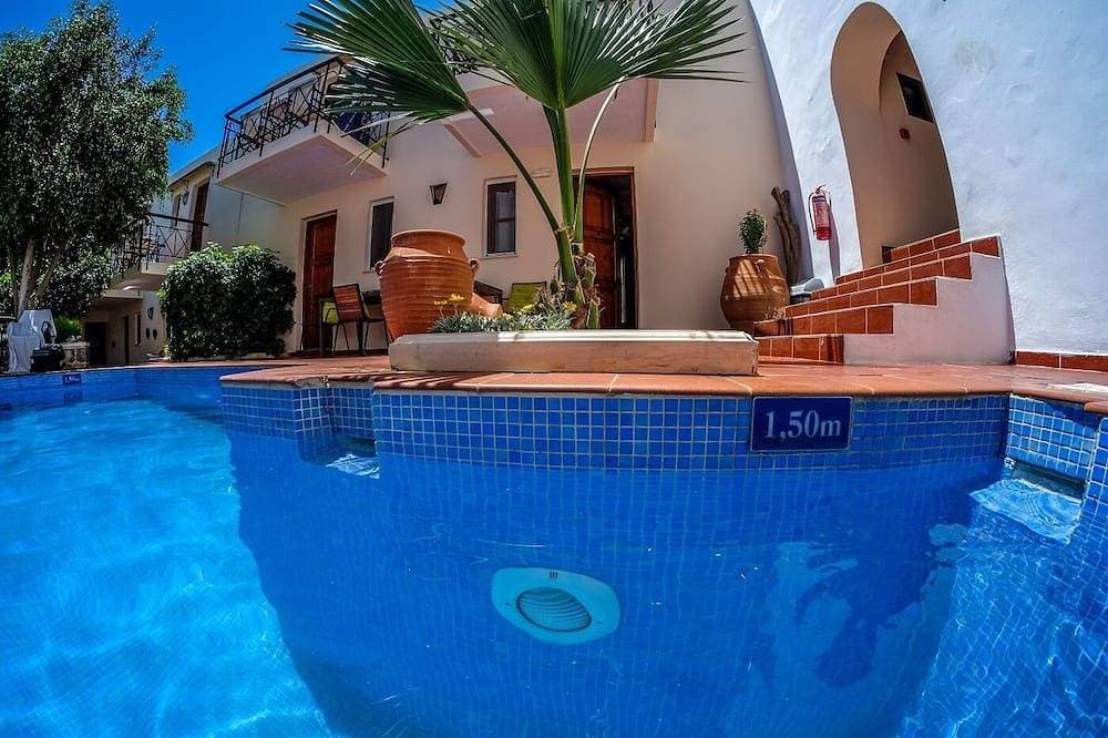 Farbige Xenia Suite, Pool, Patio, Dachterrasse, In der Nähe von Rethymno 1