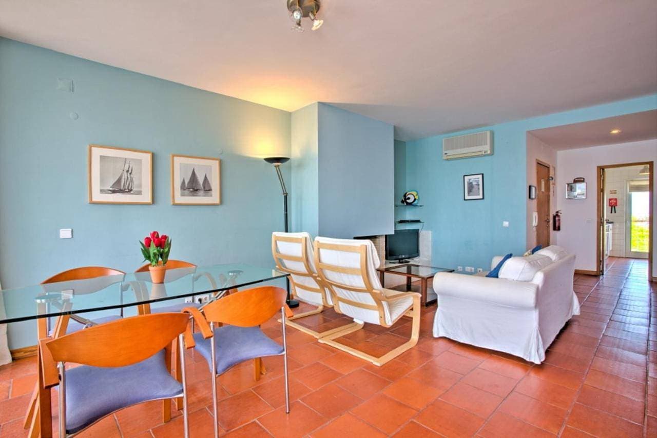Foto 5 von 48: Two-Bedroom Apartment