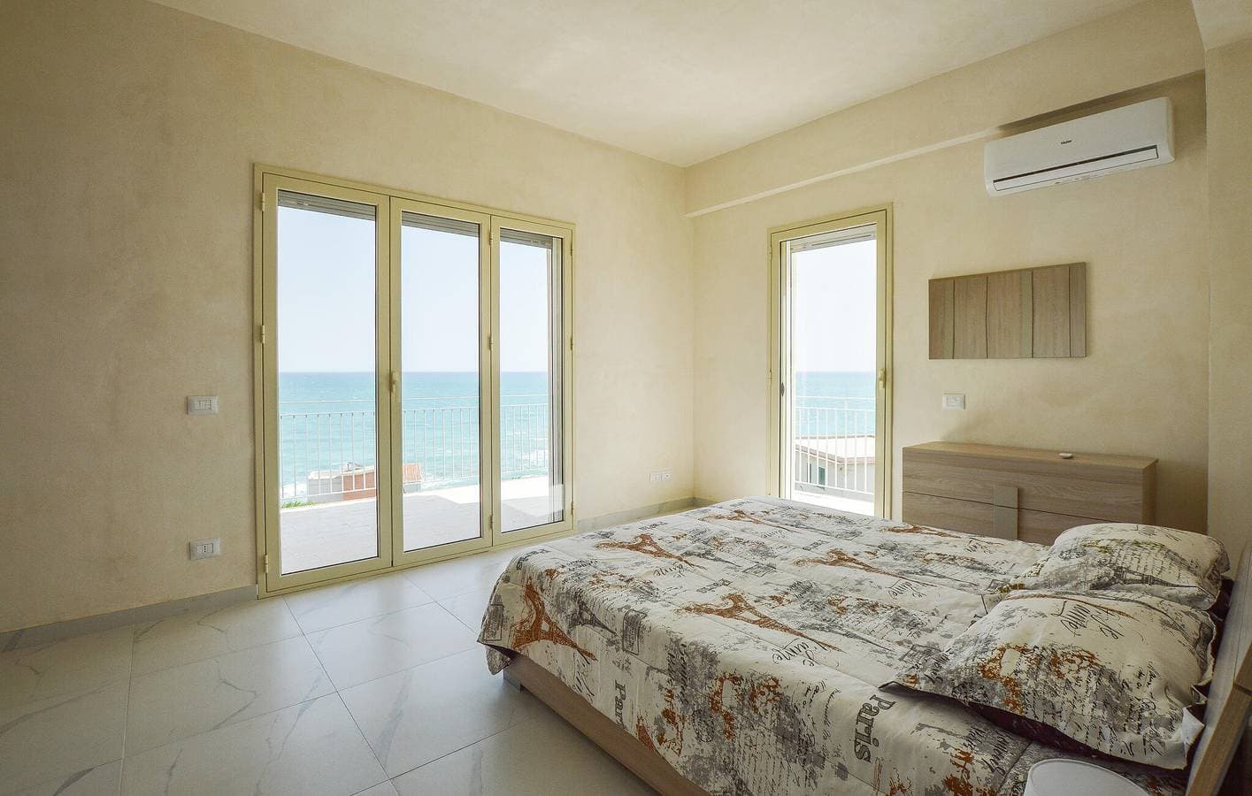 Foto 4 von 24: Appartement mit Meerblick, AC, Parkplatz, Terrasse und Küche - 700m zur Spiaggia Foggia