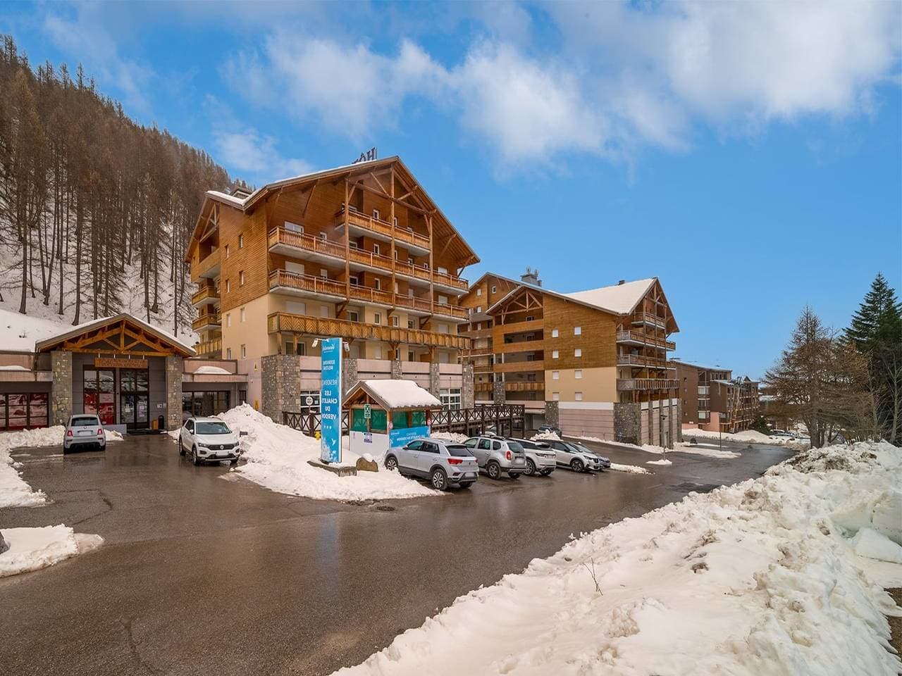 Wohnung in den Alpen mit beheiztem Pool 1