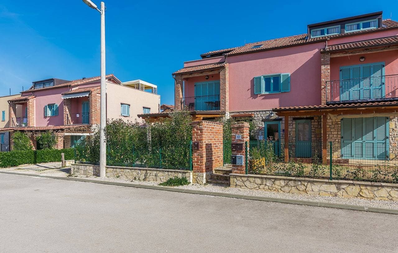 Apartment Paradise mit Gemeinschaftspool und Tennisplatz in der Nähe von Poreč 1