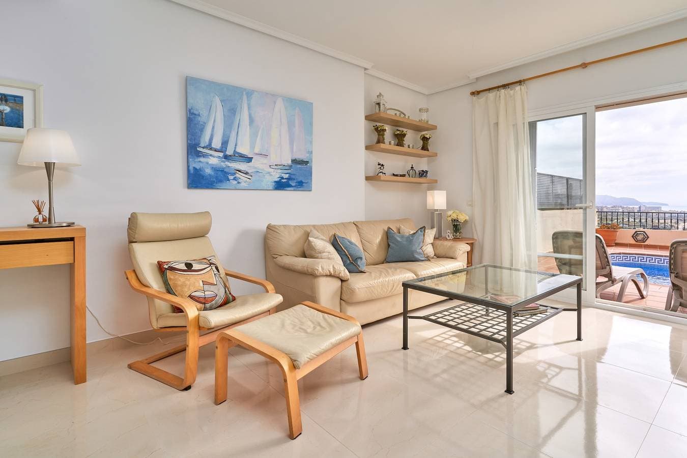 Foto 7 von 42: Frisch renovierte Luxusvilla mit Panoramablick, privatem Pool & fußläufig zum Strand