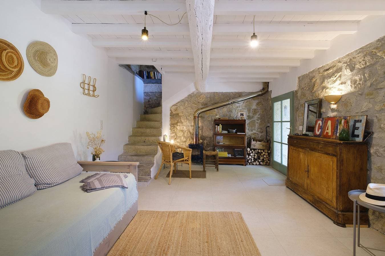 Foto 8 von 37: Ferienhaus „La Bergerie dans les oliviers“ mit Bergblick, Gemeinschaftspool und WLAN