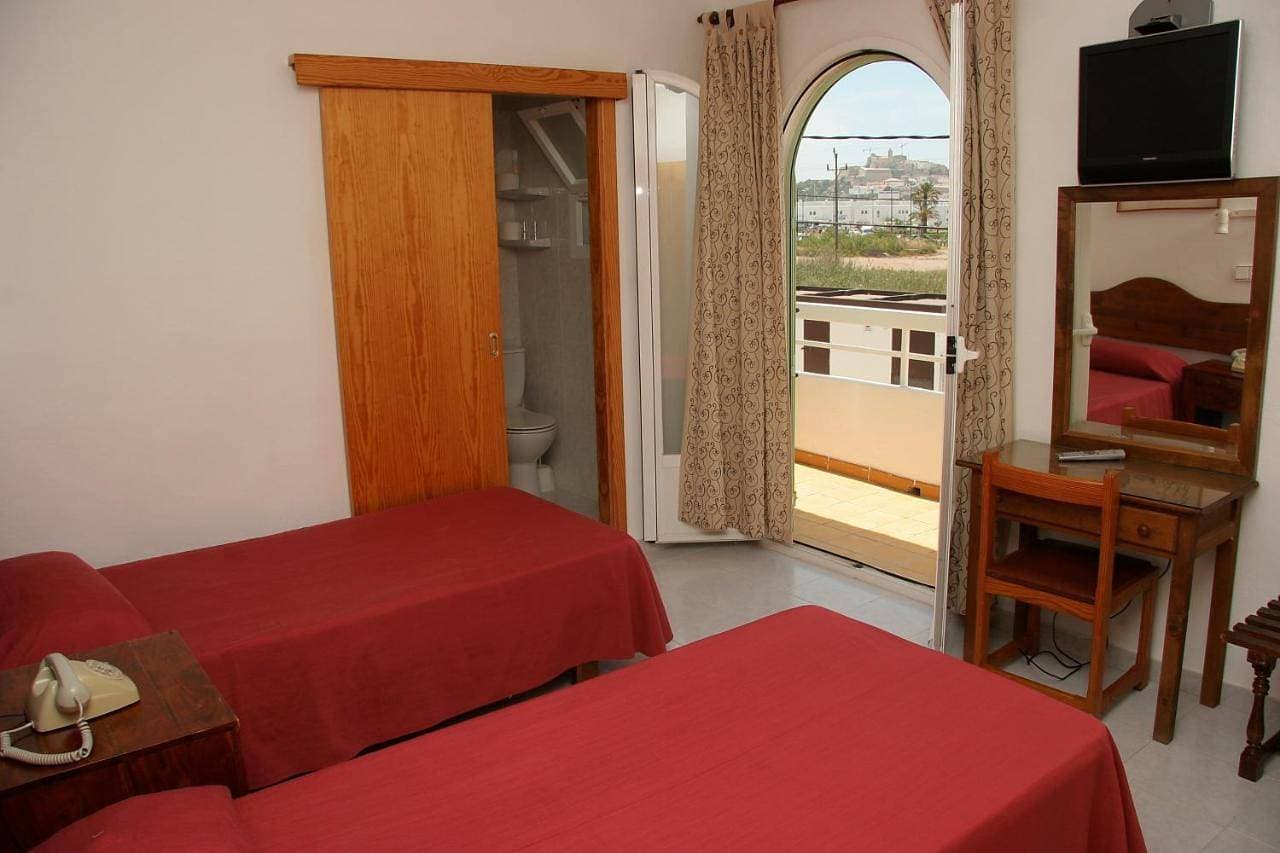 Foto 6 von 12: Double or Twin Room