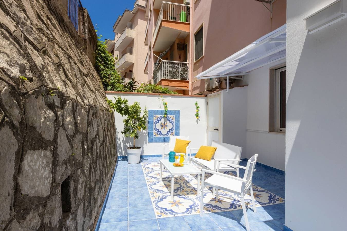 Foto 3 von 24: Dolce Vita Apartments – Capri mit privater Terrasse, WLAN und Klimaanlage