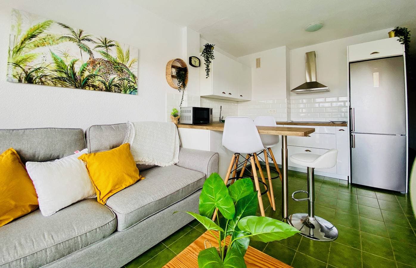 Sunny and Relaxing Apartment 1