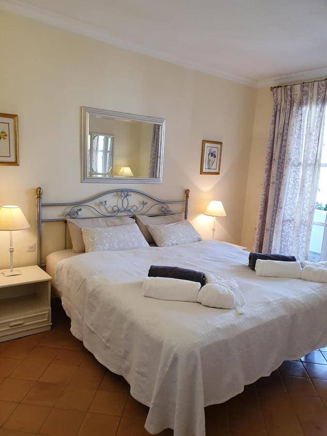 Foto 5 von 46: Two-Bedroom Apartment
