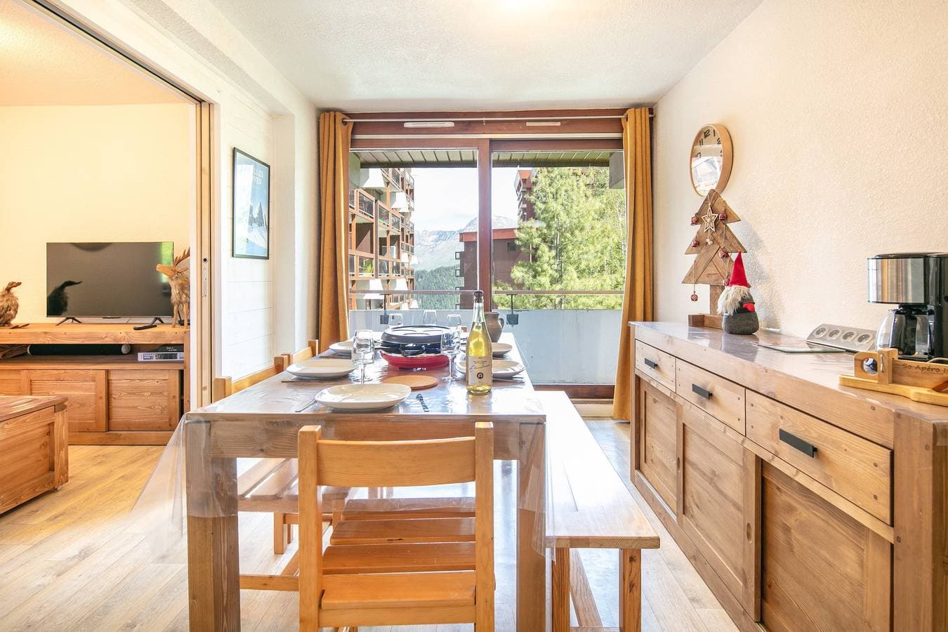 Foto 3 von 12: Ferienwohnung für 6 Personen mit Balkon