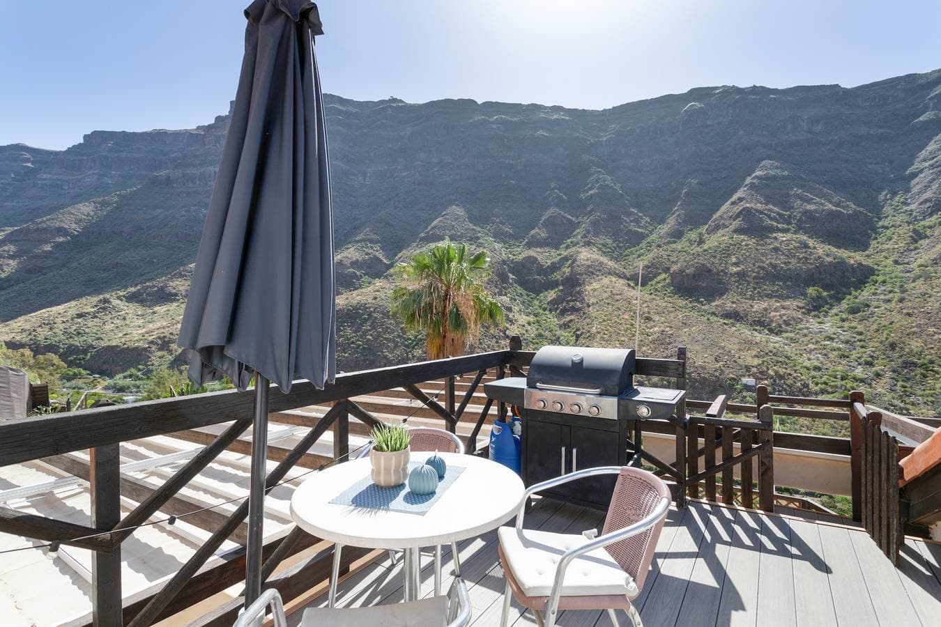 Foto 2 von 29: Ferienhaus 'Arguineguín Retreat' mit Bergblick, WLAN und Klimaanlage