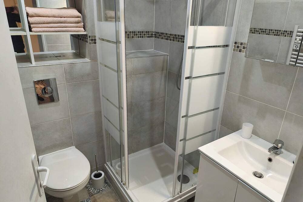 Foto 5 von 13: Apartment for 3, 1st Floor · Free Parking