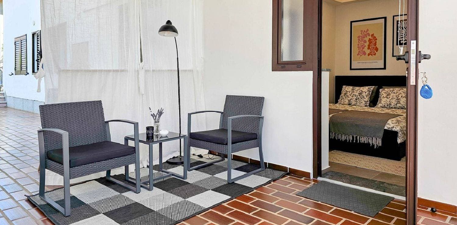 Foto 10 von 22: Beschauliches Apartment nur 15 Meter zum Strand, mit heller Terrasse, WiFi