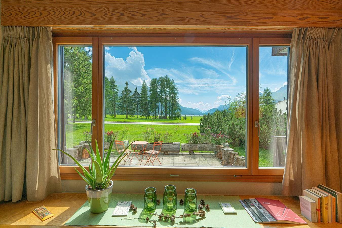 Foto 5 von 25: Chesa Tscheppa 1 – Wohnung mit Seeblick & Gartensitzplatz