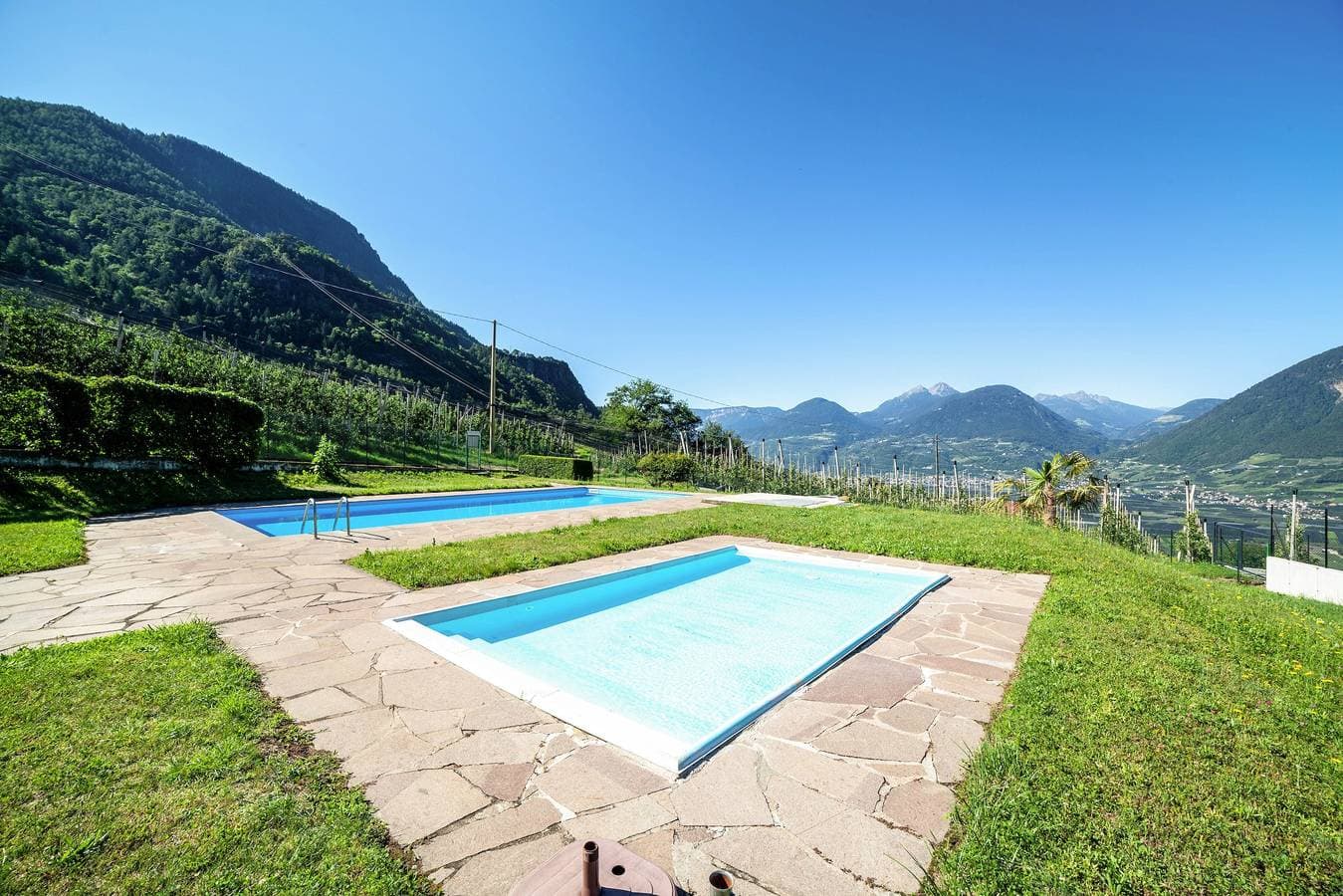 Foto 6 von 25: Ferienwohnung 'Ella' mit Bergblick, Pool (Juni - August), privater Terrasse und WLAN