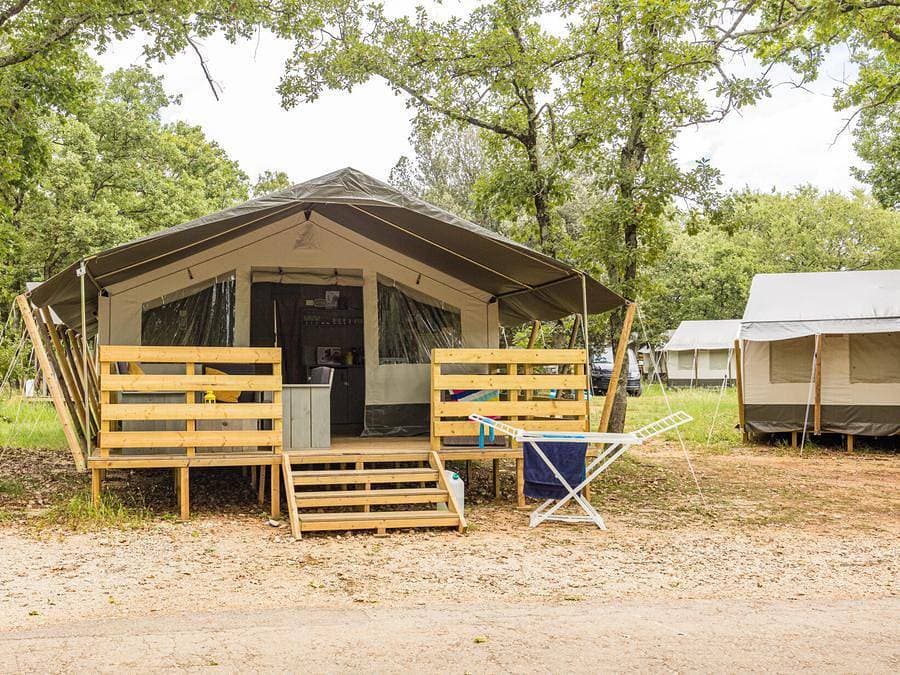 Foto 1 von 51: Naturist Camping Solaris - Safarizelt 5 personen - Safarizelt Luxe