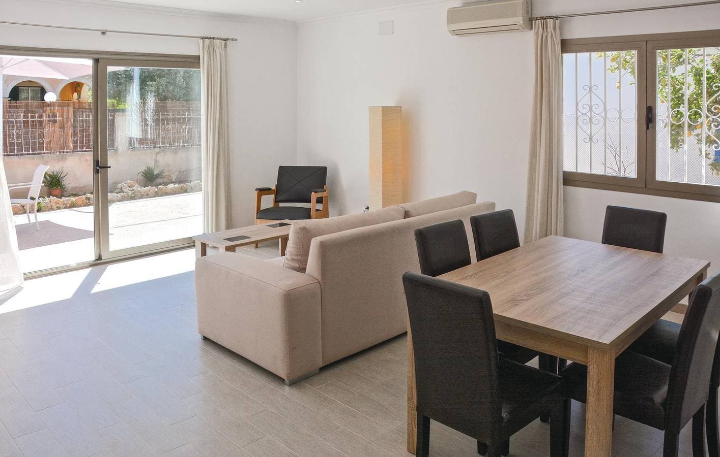 Foto 10 von 24: Beachside Retreat mit Terrasse & A/C!