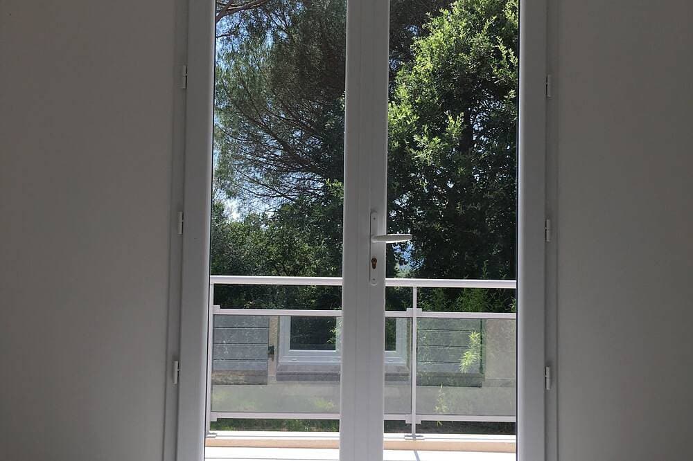 Foto 5 von 30: Air-conditioned detached villa with secure/heated swimming pool and large garden