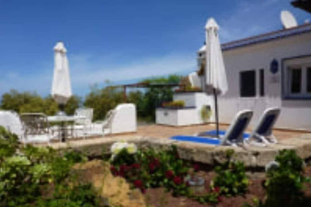 Casa Saskia mit einer schönen Aussicht auf einer Avocadoplantage Beheitzter Pool 1