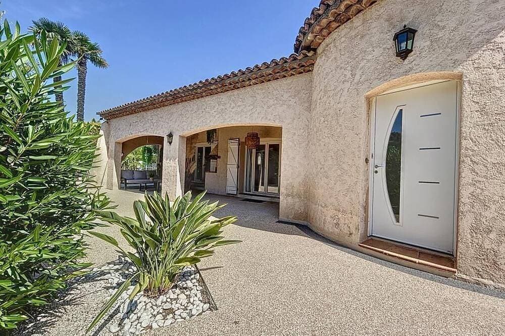 Foto 13 von 27: Family Villa with swimming pool tennis spa