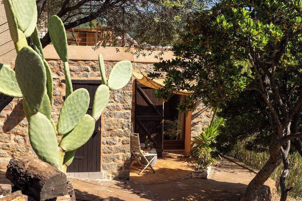 Foto 6 von 30: House between sea and scrubland near Arone beach in Piana, Corsica