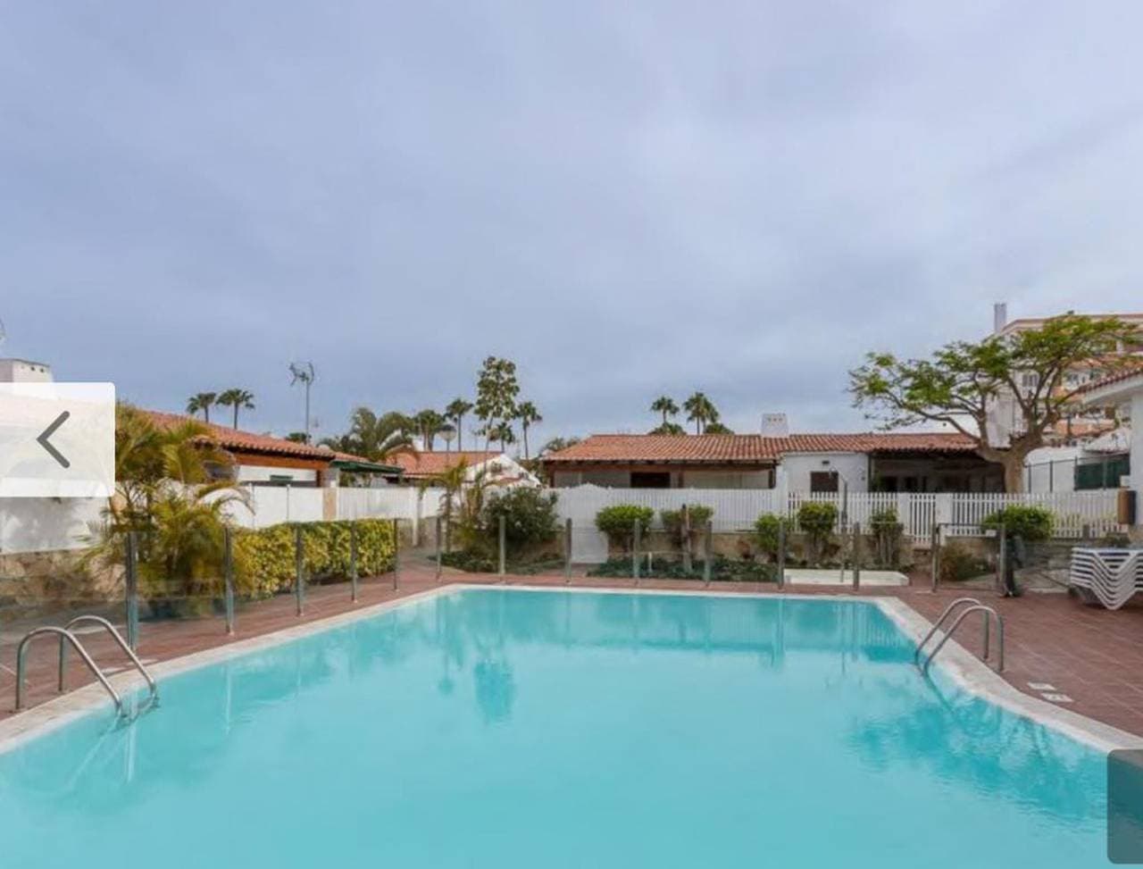 Foto 5 von 27: Private Chill-out Terrace Bungalow - Pool