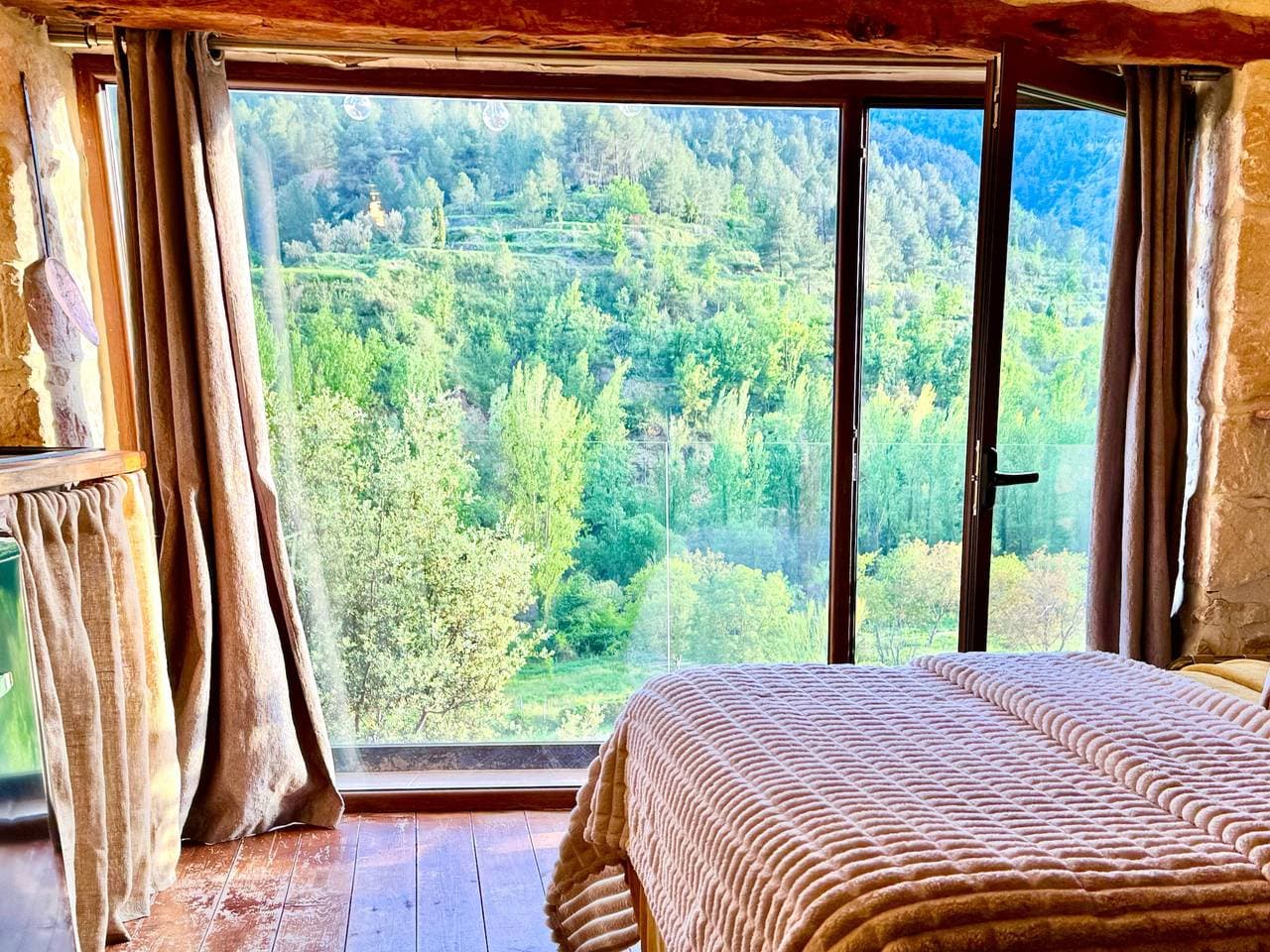 Foto 7 von 18: Ferienwohnung 'Duende' mit Bergblick, Balkon und Klimaanlage