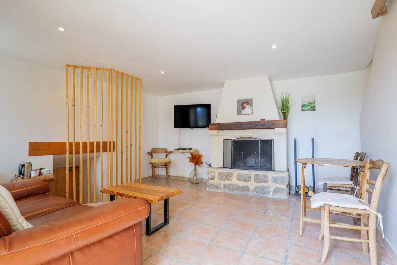 Foto 6 von 22: Gästezimmer „Les Terrasses de Collanges“ mit Bergblick und WLAN