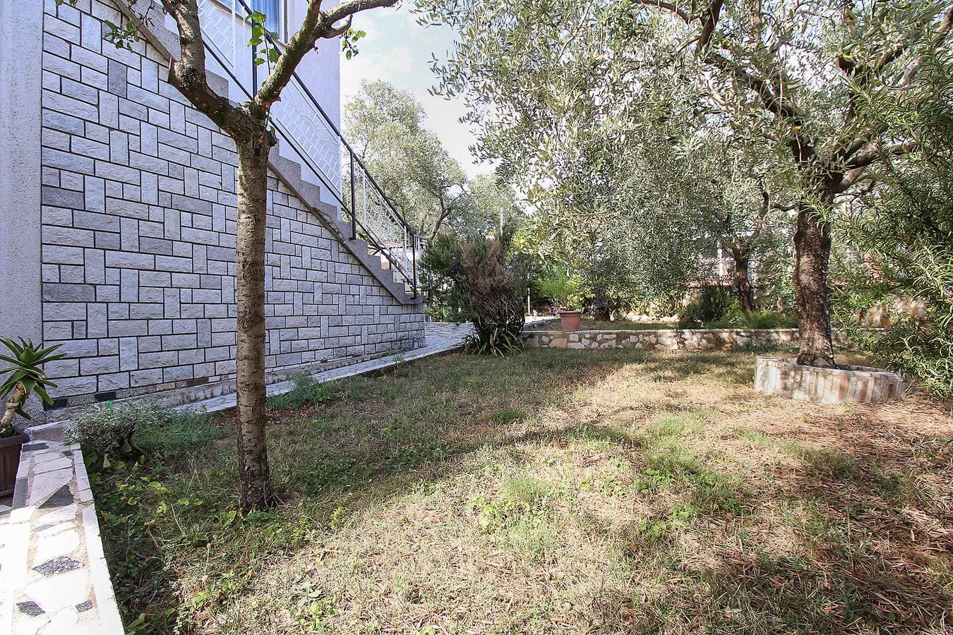 Foto 6 von 23: Ferienwohnung für 4 Personen mit Terrasse