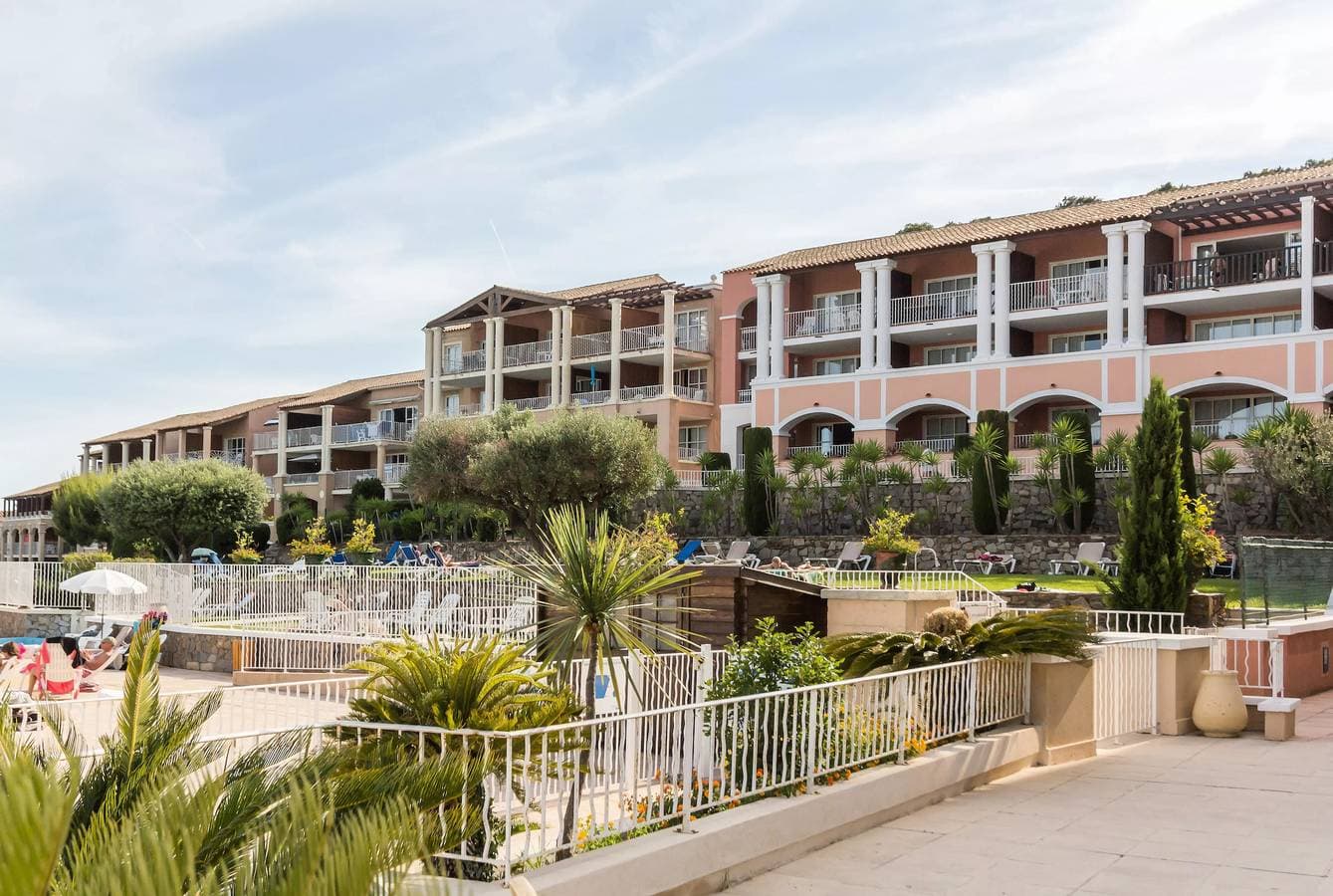 Foto 9 von 30: Studio Kabinenecke 4 Personen Klimatisierter Blick auf die Bucht und den Rastel von Agay