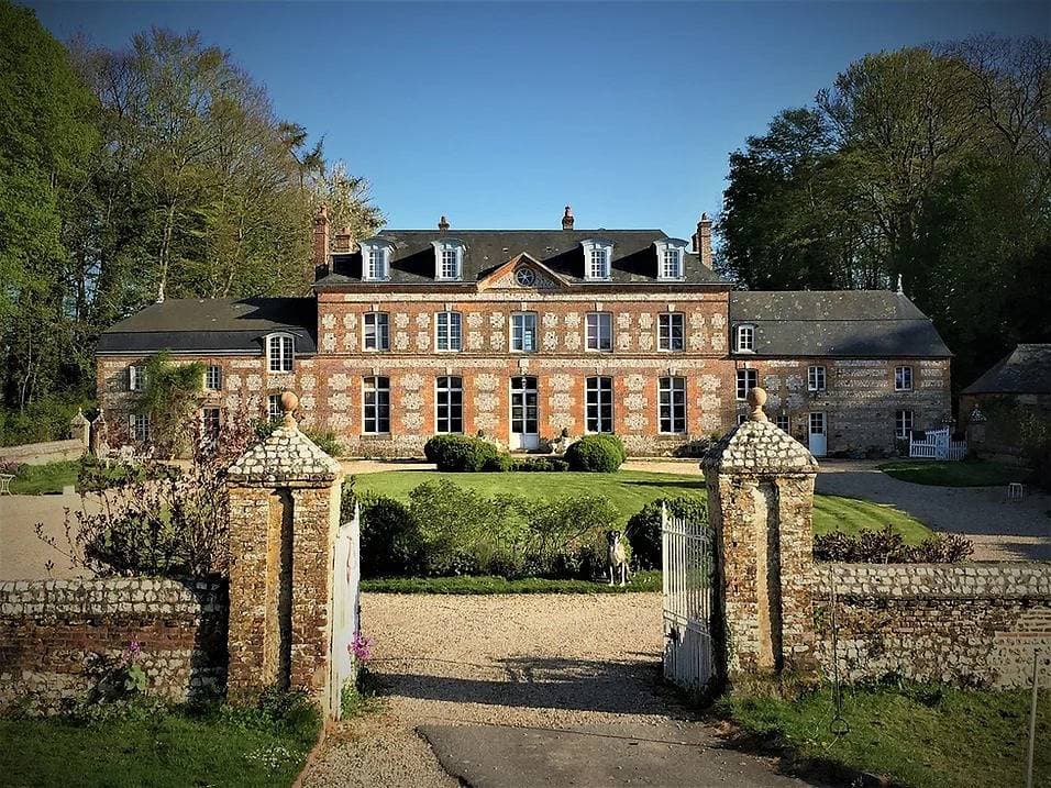 Gîtes de France® - L' Aile du Château de Briquedalles 1
