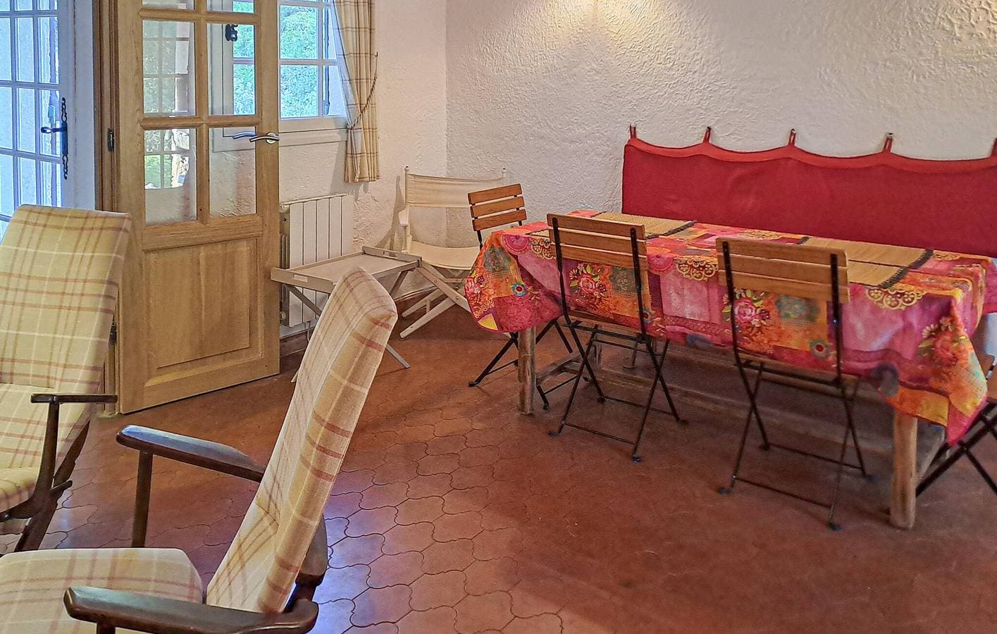 Foto 5 von 16: Gemütliche Wohnung: Parkplatz, TV, Heizung, Küche, Fluss 2km