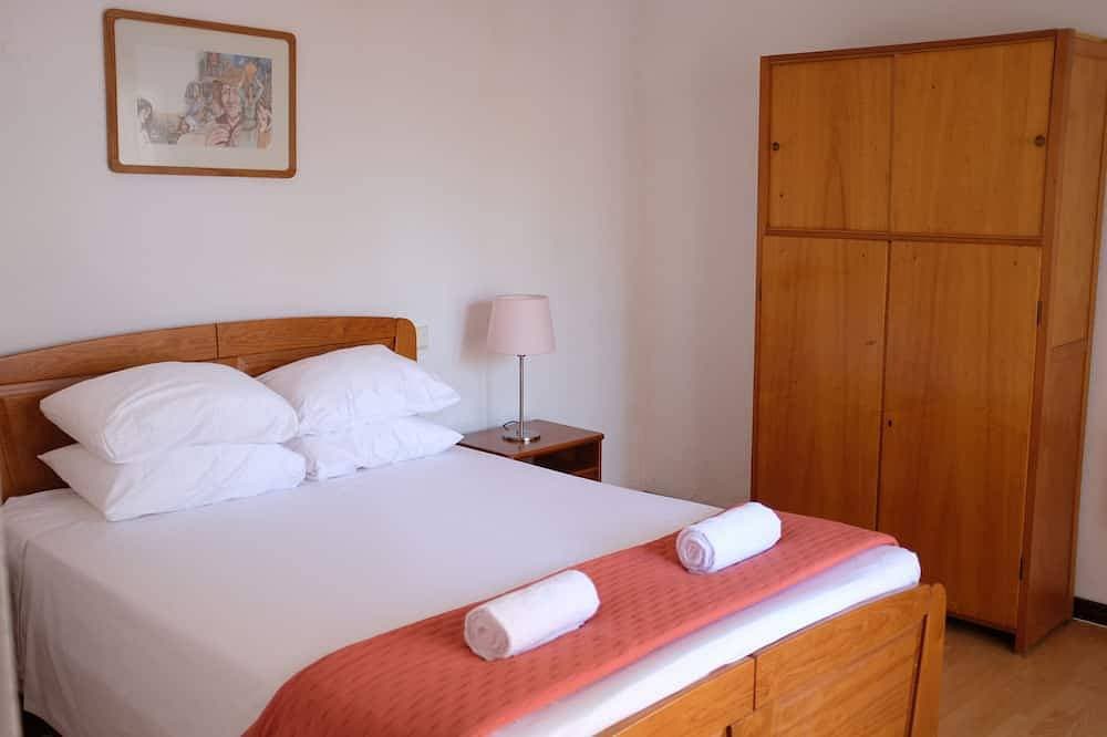 Foto 3 von 30: Walk to Marina, Relaxing Duplex in Central Location