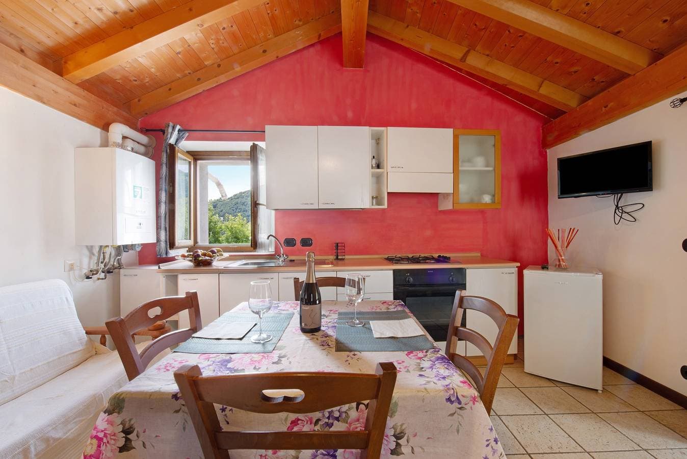 Foto 4 von 27: Studio 'La Fonte Di Mariella' mit Bergblick, Wellnessbereich und Wi-Fi