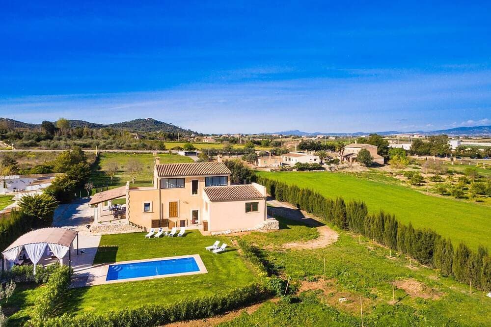 Foto 11 von 30: Cozy home in Manacor with private swimming pool, can be inside or outside